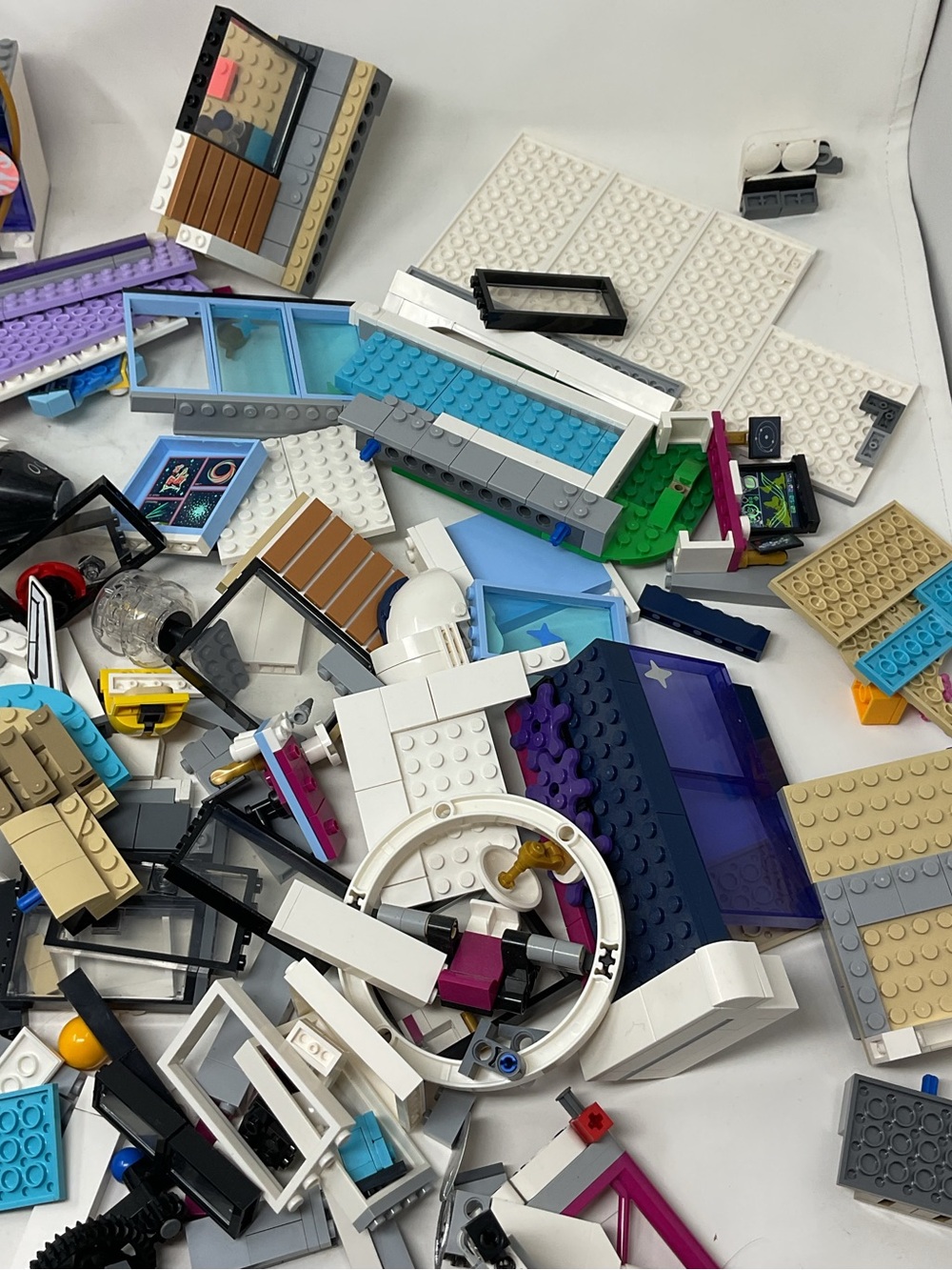 Lego Mixed Set Pieces in White, Purple, Blue, Tan, Black - Picture 3 of 3